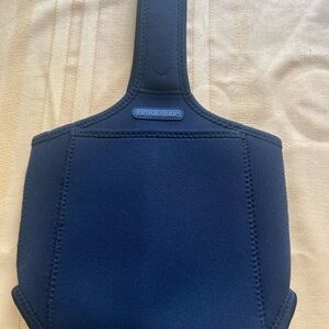 Brookstone Navy Blue Neoprene Organizer Pouch